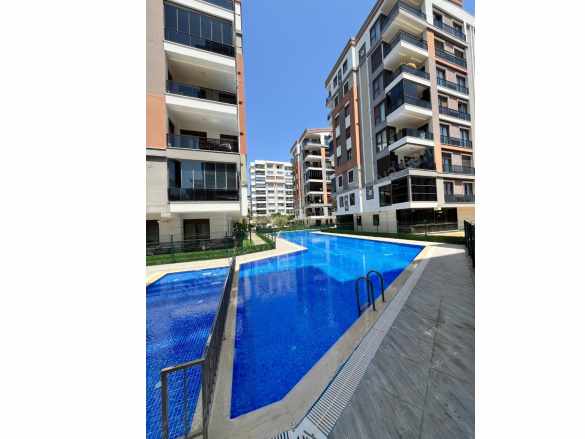 Konyaaltı Konaklarda Sitede Ultra Lüks Katta 3+1 Satılık Daire Uncalı Mah