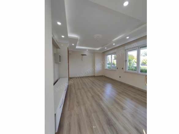 Yüzme Havuzlu Ayrı Mutfaklı Ebeveyn Banyolu Cam Balkonlu Lüks Sitede Geniş 2+1 Satılık Daire Kepez Göksu Mah