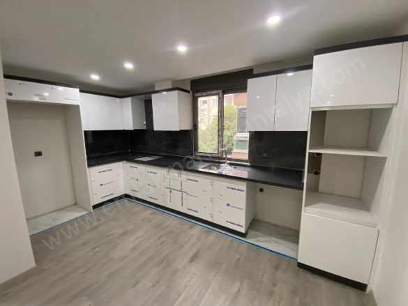 Konyaaltı Cadde Arkası Oyun Parklı K Otoparklı 2+1 Satılık Daire Muratpaşa Deniz Mah