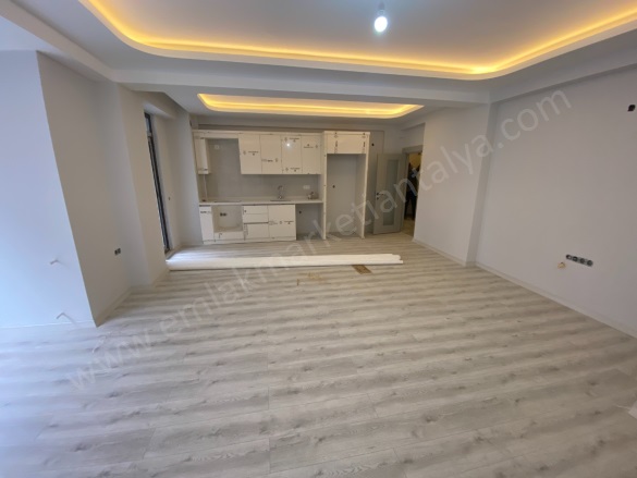 Deniz Mah. Muratpaşa Satılık Daire |  2+1 Oda | 110M2 8.000.000Tl  Krediye Uygun  | 1. Kat | Doğalgaz(Kombi) | 2 Banyo Resim-4