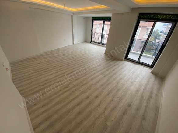 Deniz Mah. Muratpaşa Satılık Daire |  3+1 Oda | 200M2 16.000.000Tl  Krediye Uygun  | Çatı Dubleksi | Doğalgaz(Kombi) | 2 Banyo Resim-3