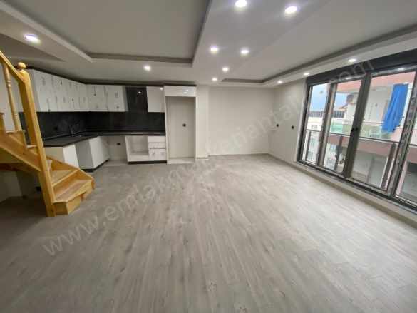 Konyaaltı Cadde Arkası Kullanışlı Kapalı Otoparklı Dubleks 4+2 Satılık Daire Muratpaşa Deniz Mah