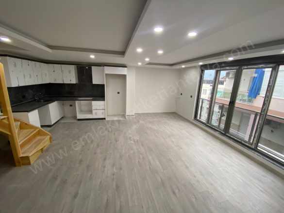 Konyaaltı Cadde Arkası Kullanışlı Kapalı Otoparklı Dubleks 4+2 Satılık Daire Muratpaşa Deniz Mah