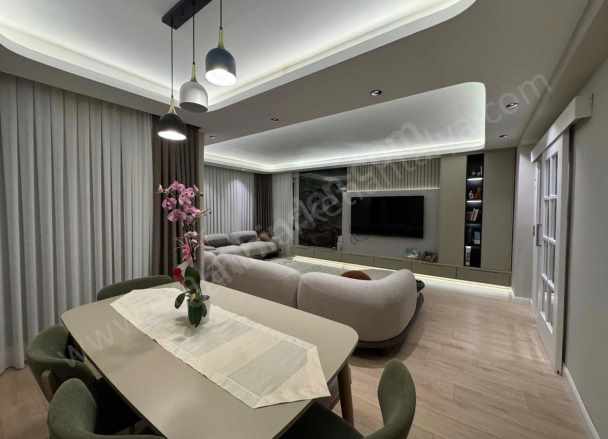 Meydankavağında Site içi Yapılı Geniş Arakat 3+1 Satılık Daire Muratpaşa Meydankavağı Mah