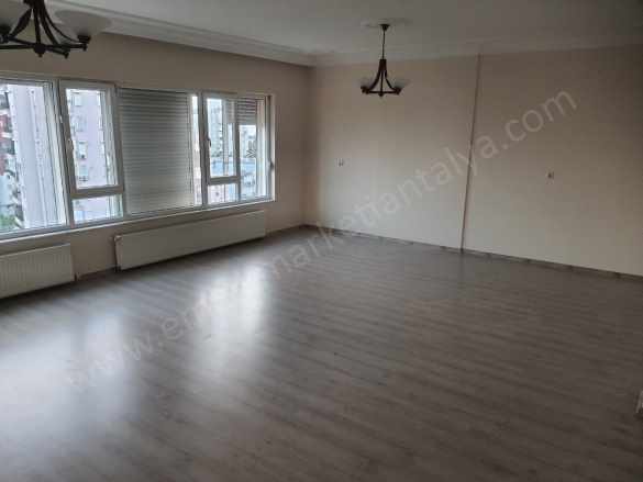 Şirinyalıda Arakat Kombili Katta 3+1 Satılık Daire Muratpaşa Şirinyalı Mah