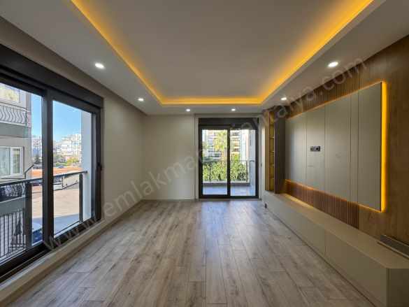 Yenigünde Yerden Isıtmalı Geniş Arakatta Sıfır 2+1 Ler Satılık Daire Muratpaşa Yenigün Mah