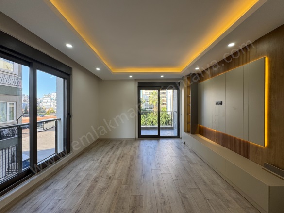 Yenigün Mah. Muratpaşa Satılık Daire |  2+1 Oda | 115M2 7.250.000Tl  Krediye Uygun  | 4. Kat | Doğalgaz(Kombi) | 2 Banyo Resim-2