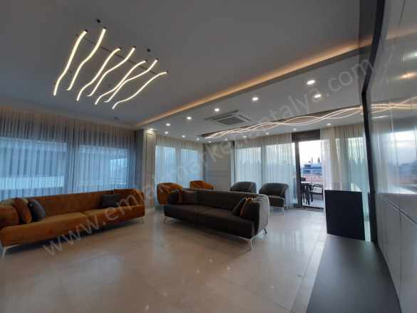 Konyaaltında Donanımlı Site içerisinde 4+1 Ultra Lüks Dubleks Satılık Daire Uncalı Mah