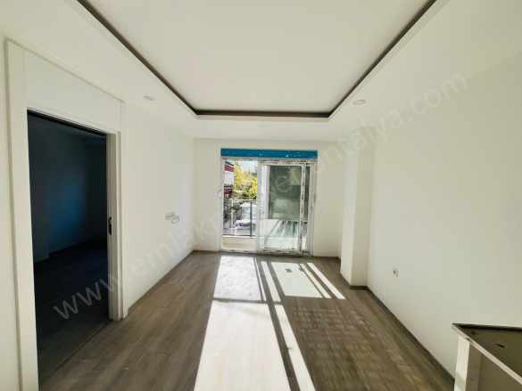 Cumhuriyette Geniş Kullanışlı Katta Fırsat 1+1 Ler Satılık Daire Muratpaşa Cumhuriyet Mah