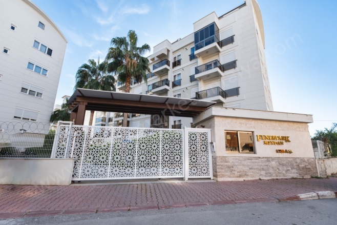 Meydankavağı Mah. Muratpaşa Satılık Daire |  3+1 Oda | 163M2 10.350.000Tl  Krediye Uygun  | 4. Kat | Doğalgaz(Kombi) | 2 Banyo Resim-3