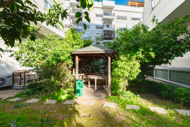 Meydankavağı Mah. Muratpaşa Satılık Daire |  3+1 Oda | 163M2 9.850.000Tl  Krediye Uygun  | 4. Kat | Doğalgaz(Kombi) | 2 Banyo Resim-4