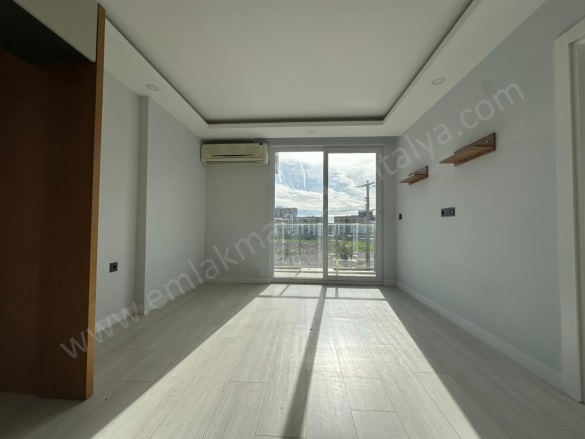 Altıntaş Mah. Aksu Satılık Daire |  1+1 Oda | 40M2 4.500.000Tl  Krediye Uygun  | 1. Kat | Klima | 1 Banyo Resim-4