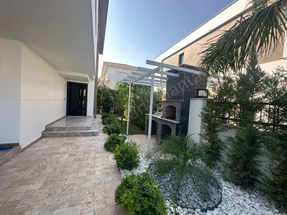 Çamyuva Mah. Kemer Satılık Villa |  4+1 Oda | 200M2 55.000.000Tl  Krediye Uygun  Eşyalı  | Villa | Klima | 4 Banyo Resim-3