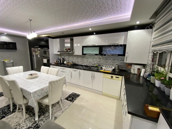 Yıldız Mah. Muratpaşa Satılık Daire |  5+1 Oda | 300M2 10.000.000Tl  Krediye Uygun  | 5. Kat | Doğalgaz(Kombi) | 2 Banyo Resim-2