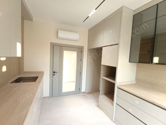 Aydoğmuş Mah. Kepez Satılık Daire |  4+1 Oda | 210M2 8.600.000Tl  Krediye Uygun  | 4. Kat | Klima | 2 Banyo Resim-3