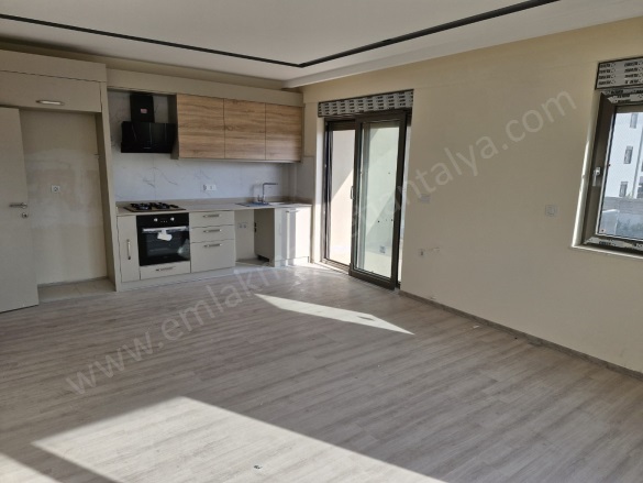 Altıntaş Mah. Aksu Satılık Daire |  2+1 Oda | 81M2 6.000.000Tl  Krediye Uygun  | 1. Kat | Klima | 1 Banyo Resim-2