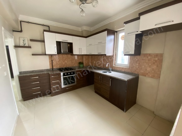 Kızıltoprak Mah. Muratpaşa Satılık Daire |  2+1 Oda | 100M2 5.950.000Tl  Krediye Uygun  | 3. Kat | Doğalgaz(Kombi) | 1 Banyo Resim-4