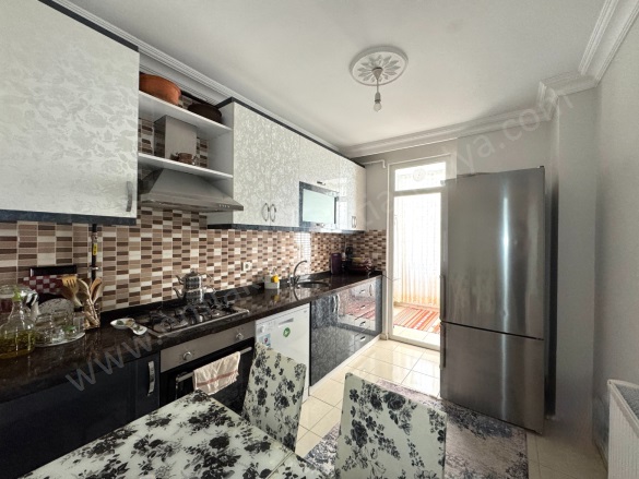 Cumhuriyet Mah. Muratpaşa Satılık Daire |  2+1 Oda | 120M2 5.850.000Tl  Krediye Uygun  | 1. Kat | Doğalgaz(Kombi) | 1 Banyo Resim-4