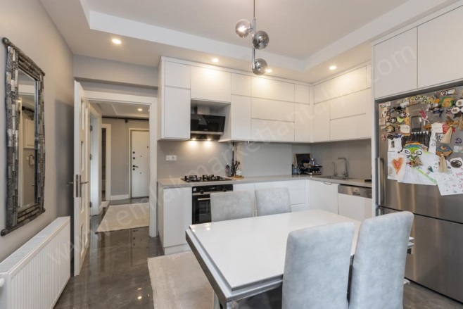 Akkuyu Mah. Konyaaltı Satılık Daire |  3+1 Oda | 150M2 11.250.000Tl  Krediye Uygun  | 3. Kat | Doğalgaz(Kombi) | 2 Banyo Resim-3