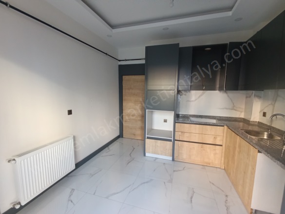 Kızıltoprak Mah. Muratpaşa Kiralık Daire |  3+1 Oda | 135M2 Aylık 30.000Tl | 1. Kat | Doğalgaz(Kombi) | 2 Banyo Resim-3