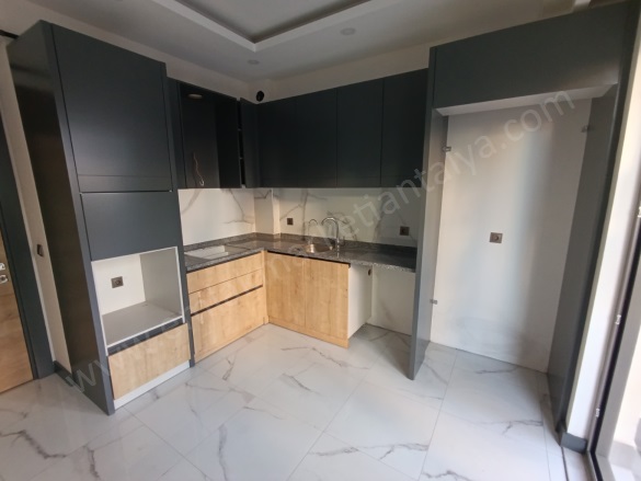 Kızıltoprak Mah. Muratpaşa Kiralık Daire |  3+1 Oda | 135M2 Aylık 30.000Tl | 1. Kat | Doğalgaz(Kombi) | 2 Banyo Resim-4