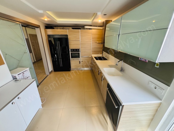 Güzeloluk Mah. Muratpaşa Satılık Daire |  3+1 Oda | 165M2 13.850.000Tl  Krediye Uygun  | 3. Kat | Doğalgaz(Kombi) | 2 Banyo Resim-4