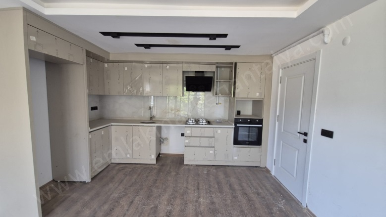 Uncalı Mah. Konyaaltı Satılık Daire |  2+1 Oda | 90M2 12.000.000Tl  Krediye Uygun  | 1. Kat | Doğalgaz(Kombi) | 1 Banyo Resim-2