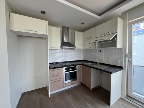 Altınkum Mah. Konyaaltı Satılık Daire |  3+1 Oda | 145M2 10.400.000Tl  Krediye Uygun  | 5. Kat | Doğalgaz(Kombi) | 2 Banyo Resim-4