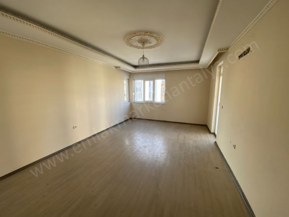 Kızıltoprak Mah. Muratpaşa Kiralık Daire |  3+1 Oda | 150M2 Aylık 35.000Tl | 3. Kat | Klima | 2 Banyo Resim-4