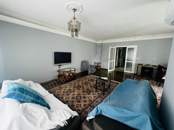 Liman Mah. Konyaaltı Satılık Daire |  3+1 Oda | 200M2 12.300.000Tl  Krediye Uygun  | 3. Kat | Klima | 2 Banyo Resim-3