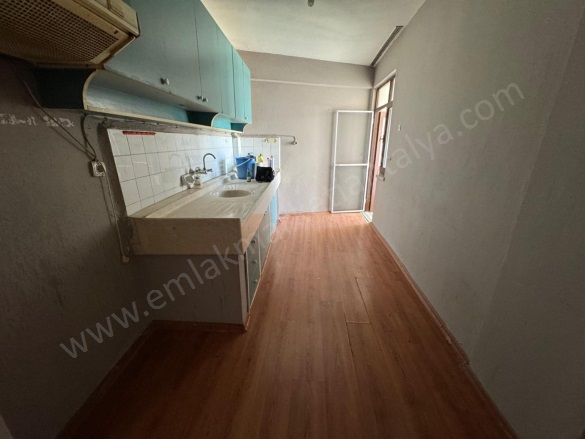 Kızılsaray Mah. Muratpaşa Satılık Daire |  3+1 Oda | 135M2 3.860.000Tl  Krediye Uygun  | 4. Kat | Klima | 1 Banyo Resim-3