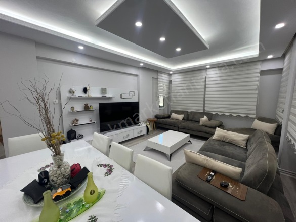 Liman Mah. Konyaaltı Satılık Daire |  3+1 Oda | 170M2 7.685.000Tl  Krediye Uygun  | 5. Kat | Doğalgaz(Kombi) | 1 Banyo Resim-3