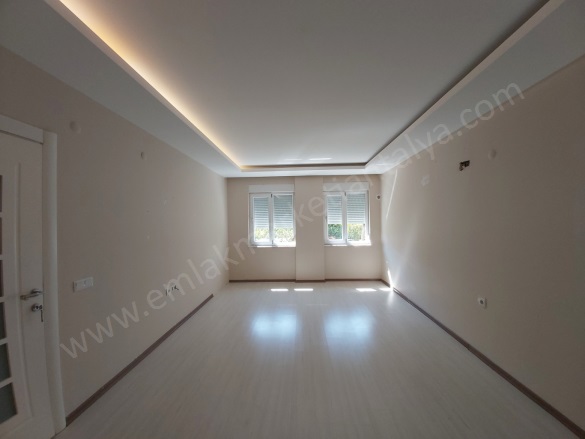 Kızıltoprak Mah. Muratpaşa Satılık Daire |  2+1 Oda | 105M2 6.250.000Tl  Krediye Uygun  | Yüksek Giriş | Doğalgaz(Kombi) | 1 Banyo Resim-3