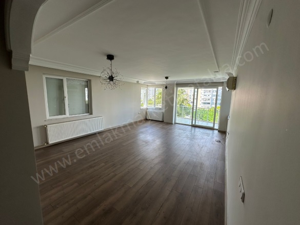 Gürsu Mah. Konyaaltı Satılık Daire |  4+2 Oda | 300M2 18.500.000Tl  Krediye Uygun  | 5. Kat | Doğalgaz(Kombi) | 3 Banyo Resim-3