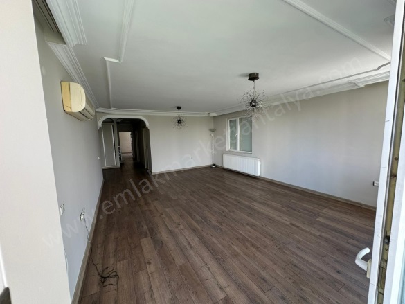 Gürsu Mah. Konyaaltı Satılık Daire |  4+2 Oda | 300M2 18.500.000Tl  Krediye Uygun  | 5. Kat | Doğalgaz(Kombi) | 3 Banyo Resim-4