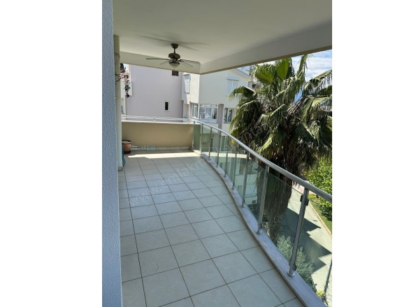 Gürsu Mah. Konyaaltı Satılık Daire |  4+2 Oda | 300M2 18.500.000Tl  Krediye Uygun  | 5. Kat | Doğalgaz(Kombi) | 3 Banyo Resim-5