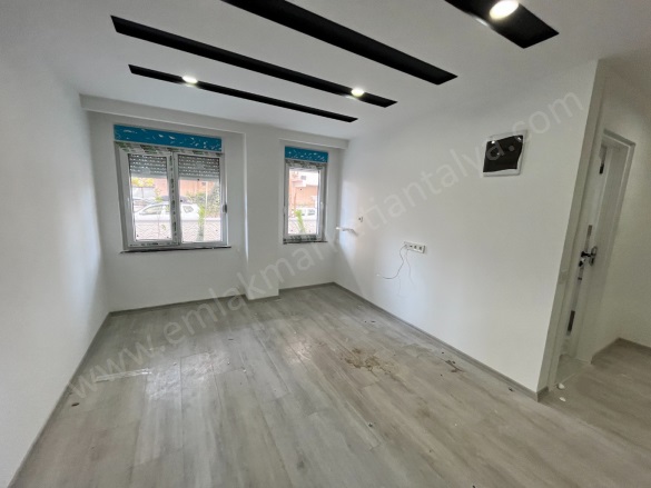 Cumhuriyet Mah. Muratpaşa Satılık Daire |  1+1 Oda | 60M2 2.750.000Tl  Krediye Uygun  | Yüksek Giriş | Doğalgaz(Kombi) | 1 Banyo Resim-4