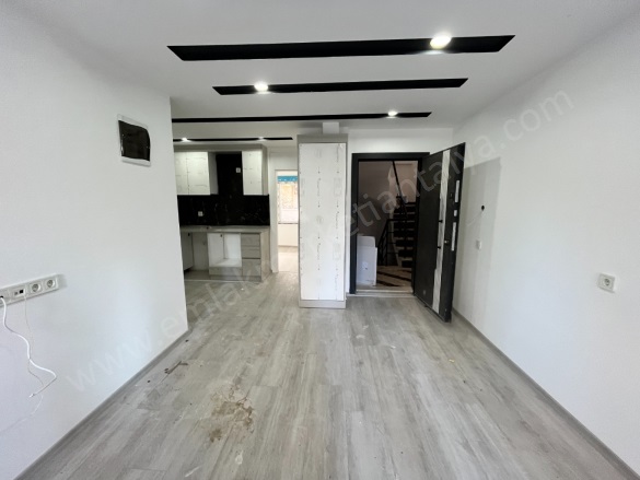 Cumhuriyet Mah. Muratpaşa Satılık Daire |  1+1 Oda | 60M2 2.750.000Tl  Krediye Uygun  | Yüksek Giriş | Doğalgaz(Kombi) | 1 Banyo Resim-5