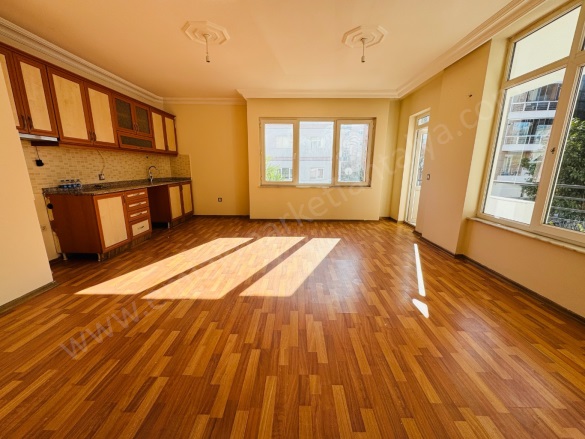 Hurma Mah. Konyaaltı Kiralık Daire |  3+1 Oda | 135M2 Aylık 32.000Tl | 1. Kat | Klima | 1 Banyo Resim-4