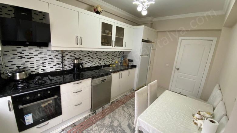 Yenigün Mah. Muratpaşa Satılık Daire |  3+1 Oda | 148M2 7.500.000Tl  Krediye Uygun  | 3. Kat | Doğalgaz(Kombi) | 1 Banyo Resim-5