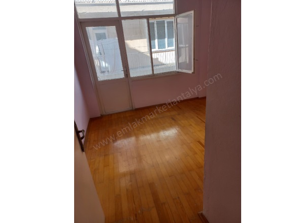 Gençlik Mah. Muratpaşa Satılık Daire |  3+1 Oda | 105M2 4.700.000Tl  Krediye Uygun  | 3. Kat | Klima | 1 Banyo Resim-3