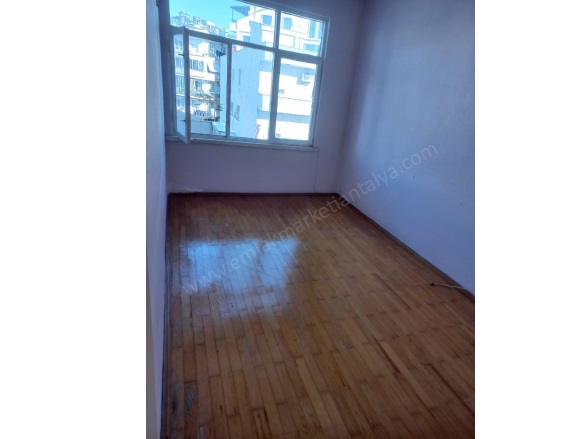 Gençlik Mah. Muratpaşa Satılık Daire |  3+1 Oda | 105M2 4.700.000Tl  Krediye Uygun  | 3. Kat | Klima | 1 Banyo Resim-4