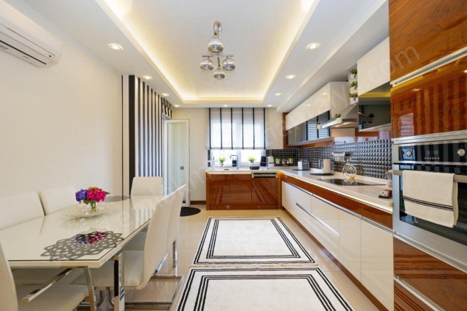 Yenigün Mah. Muratpaşa Satılık Daire |  3+1 Oda | 180M2 15.250.000Tl  Krediye Uygun  | 8. Kat | Doğalgaz(Kombi) | 2 Banyo Resim-3