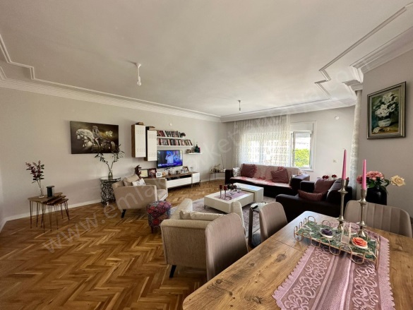 Şirinyalı Mah. Muratpaşa Satılık Daire |  3+1 Oda | 180M2 14.450.000Tl  Krediye Uygun  | 3. Kat | Doğalgaz(Kombi) | 2 Banyo Resim-5