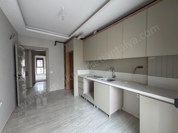 Kızıltoprak Mah. Muratpaşa Satılık Daire |  2+1 Oda | 112M2 8.000.000Tl  Krediye Uygun  | 1. Kat | Doğalgaz(Kombi) | 2 Banyo Resim-4