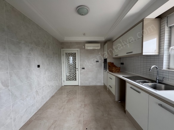 Yenigün Mah. Muratpaşa Satılık Daire |  3+1 Oda | 168M2 11.500.000Tl  Krediye Uygun  | 5. Kat | Doğalgaz(Kombi) | 2 Banyo Resim-4