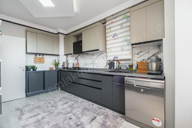 Yenigün Mah. Muratpaşa Satılık Daire |  5+1 Oda | 238M2 8.850.000Tl  Krediye Uygun  | 4. Kat | Doğalgaz(Kombi) | 2 Banyo Resim-5