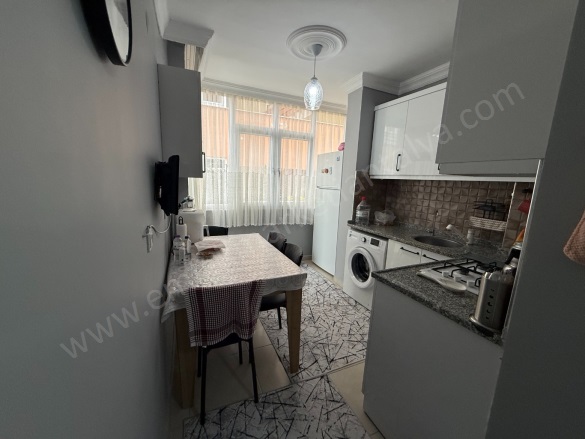Dutlubahçe Mah. Muratpaşa Satılık Daire |  1+1 Oda | 85M2 3.130.000Tl  Krediye Uygun  | 1. Kat | Klima | 1 Banyo Resim-3