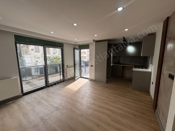 Güvenlik Mah. Muratpaşa Satılık Daire |  2+1 Oda | 80M2 6.300.000Tl  Krediye Uygun  | 1. Kat | Doğalgaz(Kombi) | 1 Banyo Resim-1