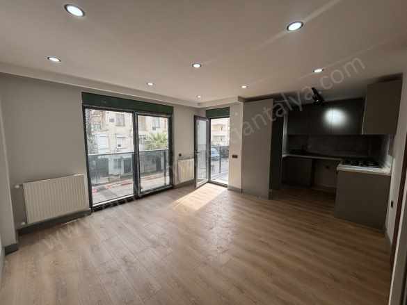 Güvenlikte Sıfır Kapalı Otoparklı Doğalgazlı Şık 2+1 Satılık Daire Muratpaşa Güvenlik Mah